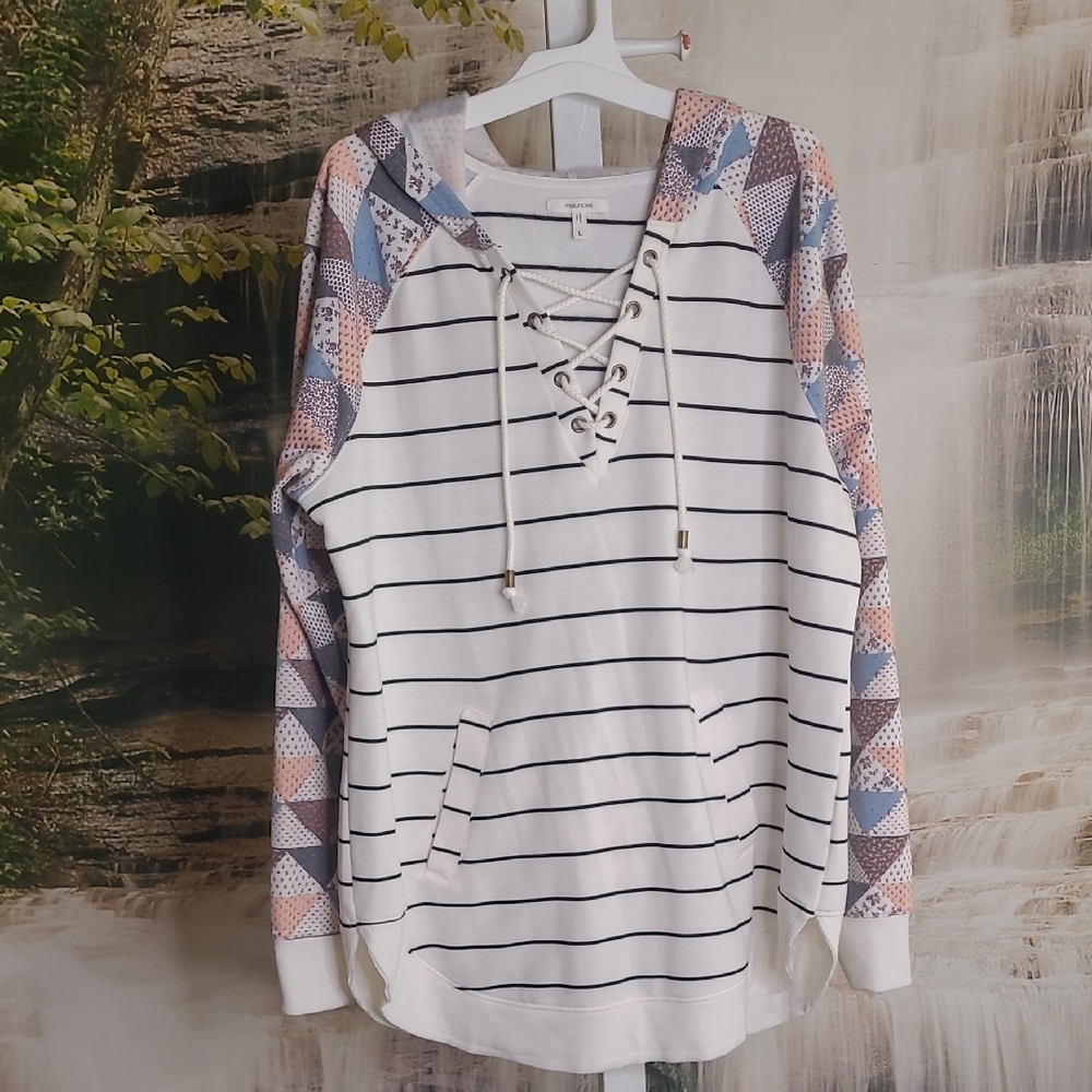 Maurices Large Striped Cream Soft Hoodie with patchwork quilt patterned sleeves